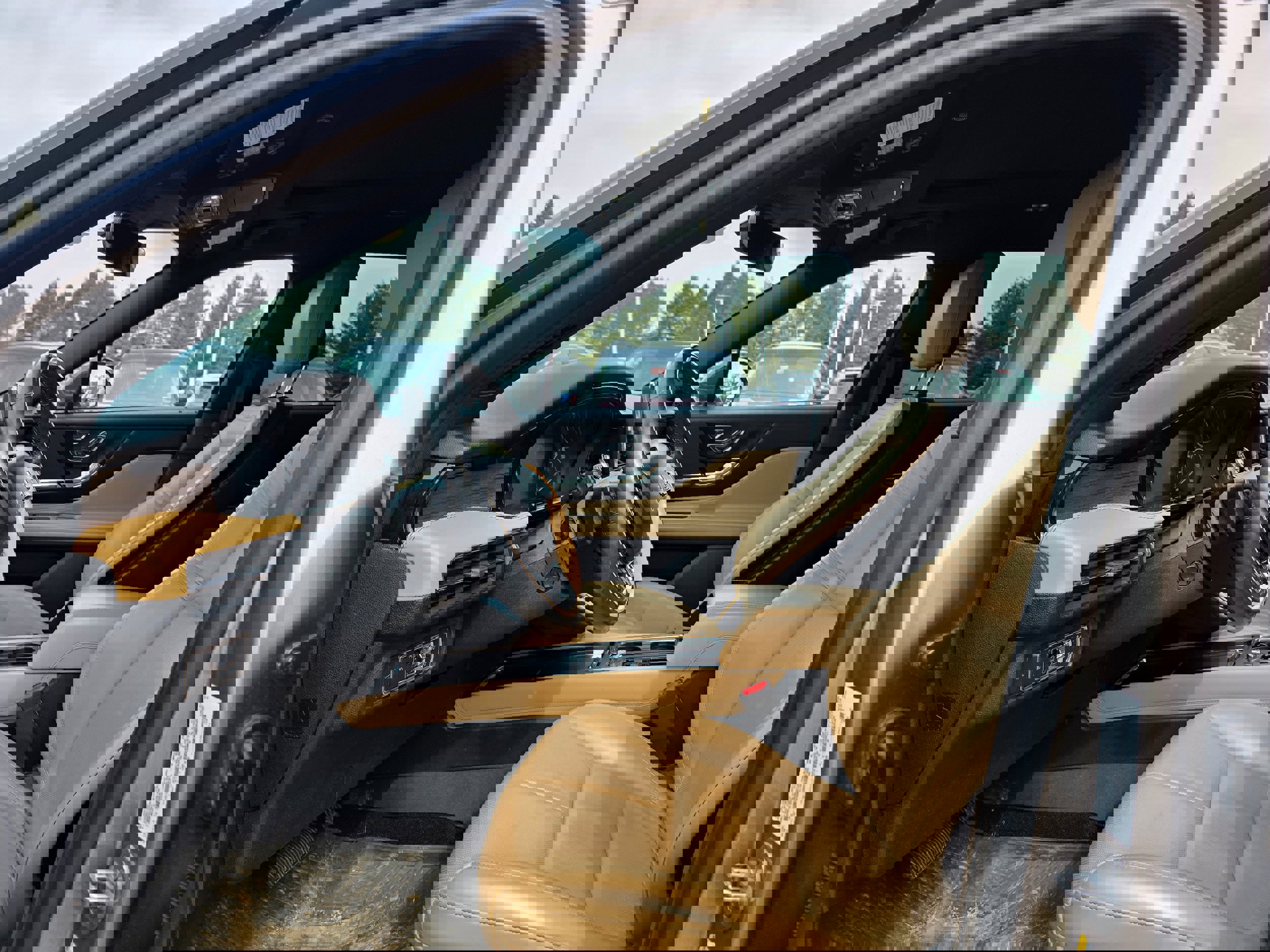 Used 2020 Lincoln Corsair Reserve w/ Equipment Group 201A image 19