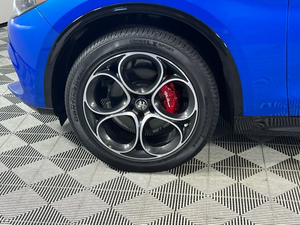 Used 2024 Alfa Romeo Stelvio Veloce image 12