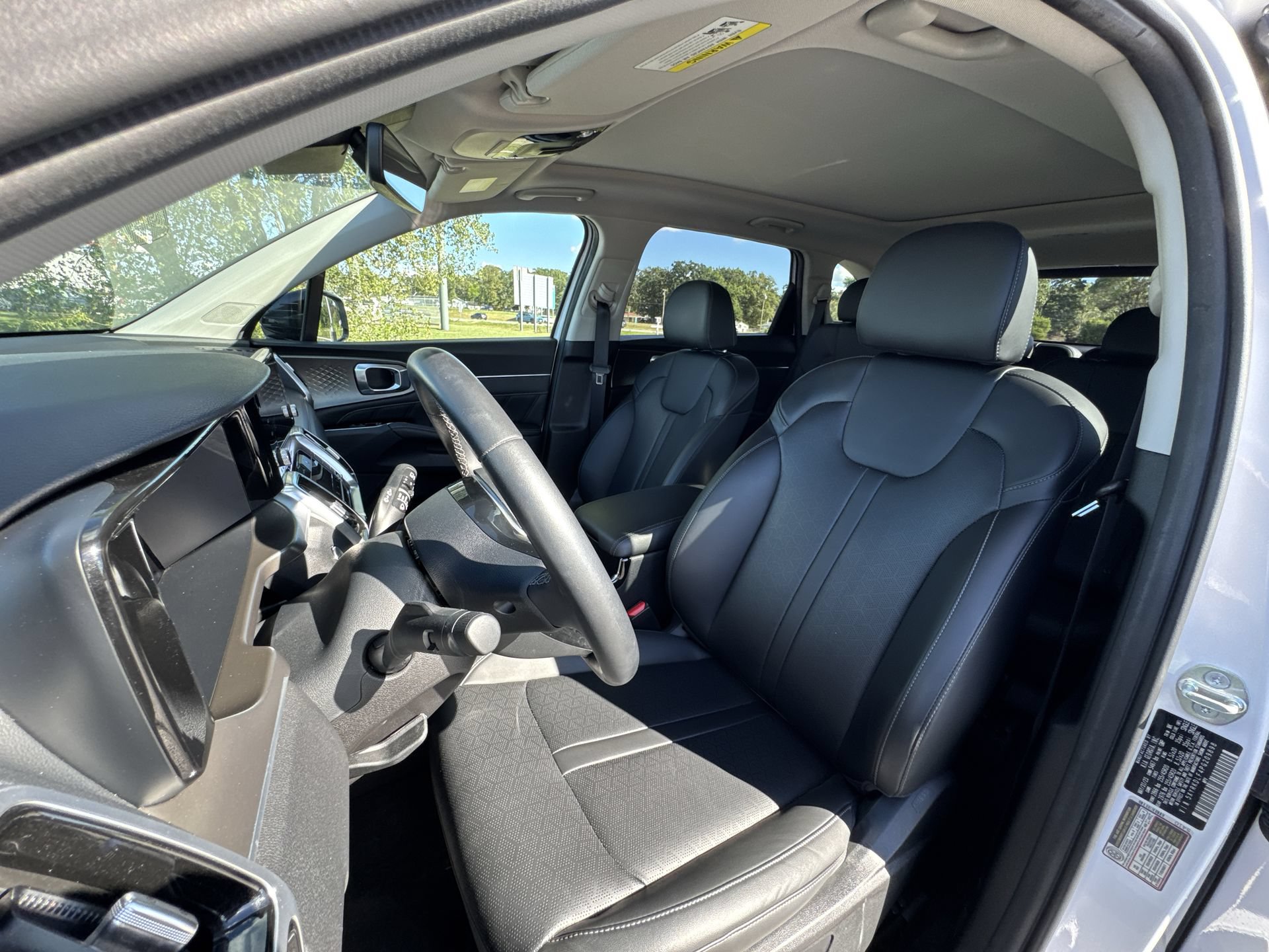 Used 2023 Kia Sorento SX AWD/4WD image 11