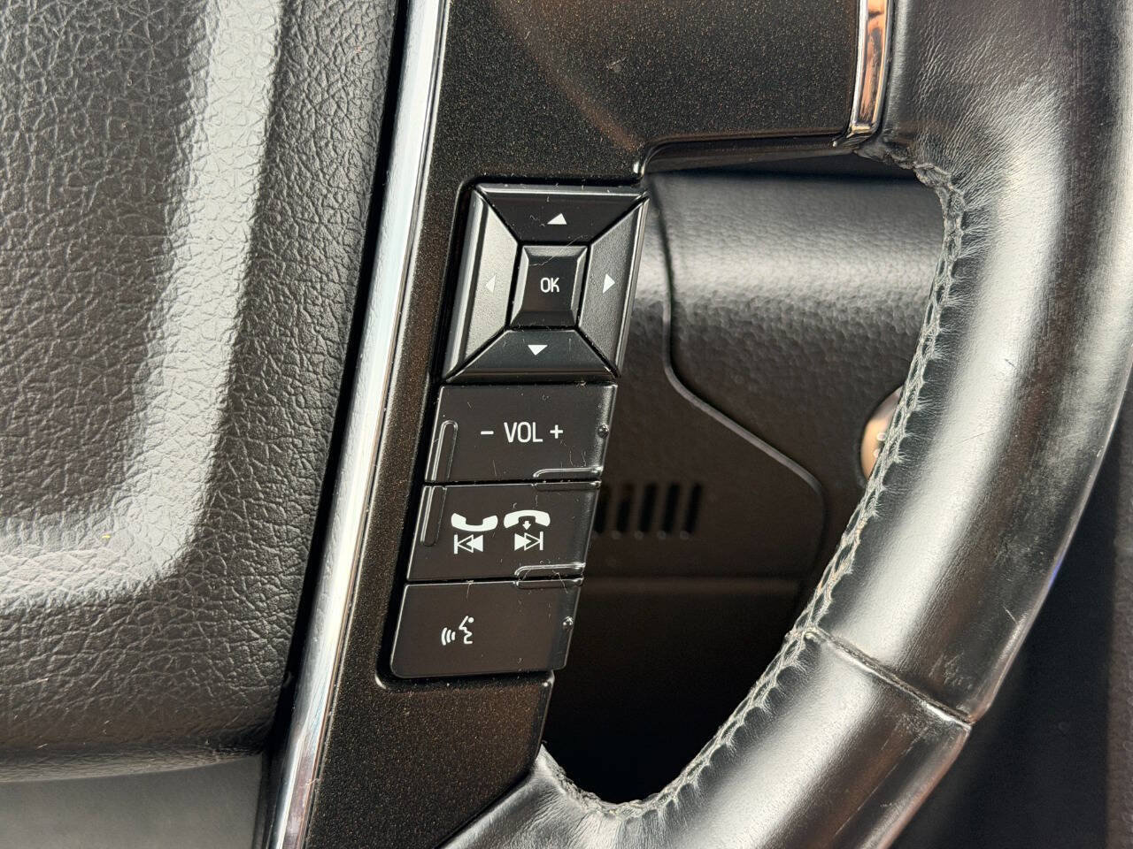 Used 2015 Lincoln Navigator 4WD image 38