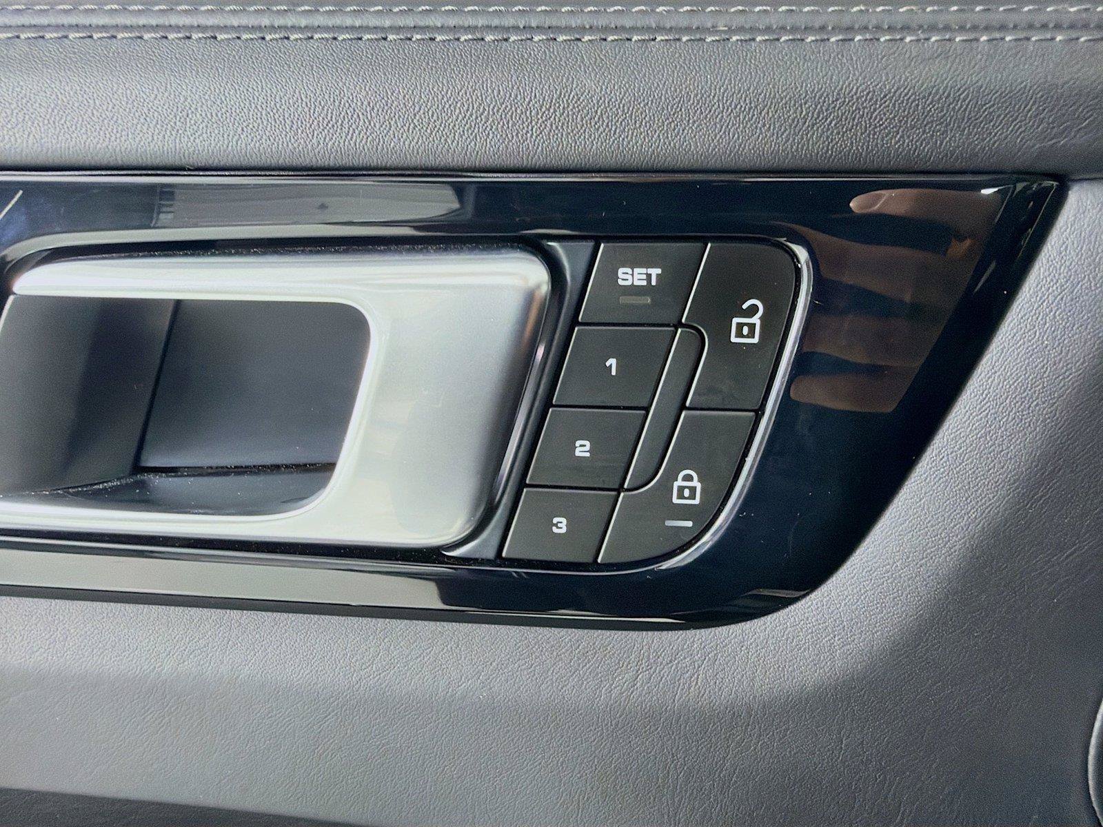 Certified 2023 Porsche Cayenne S AWD/4WD image 7