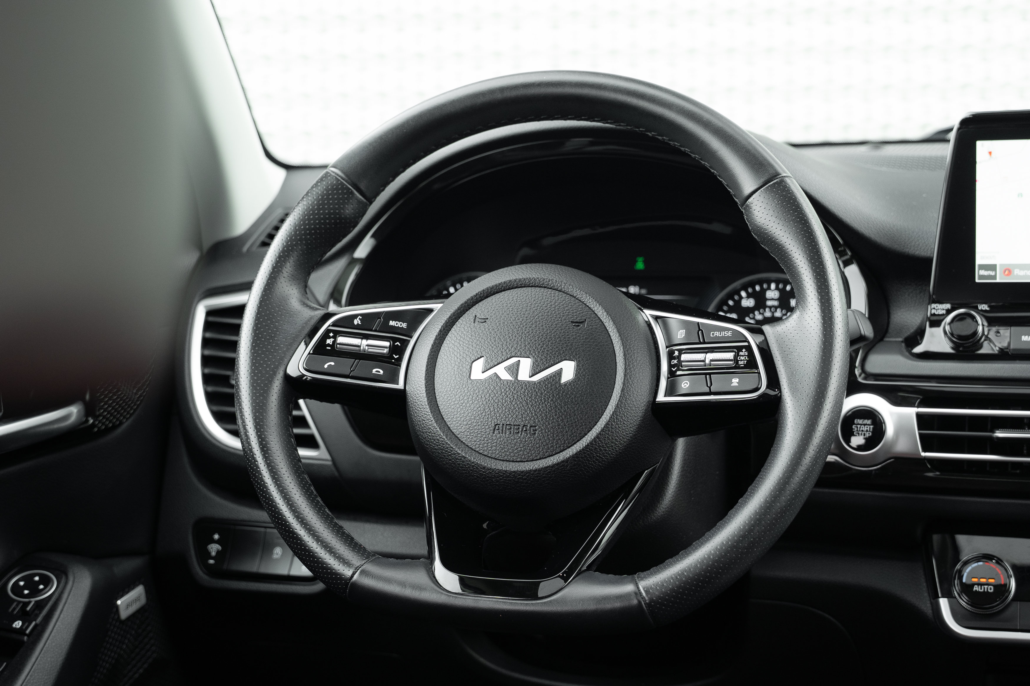 Used 2022 Kia Seltos SX w/ Sunroof Package AWD/4WD image 9