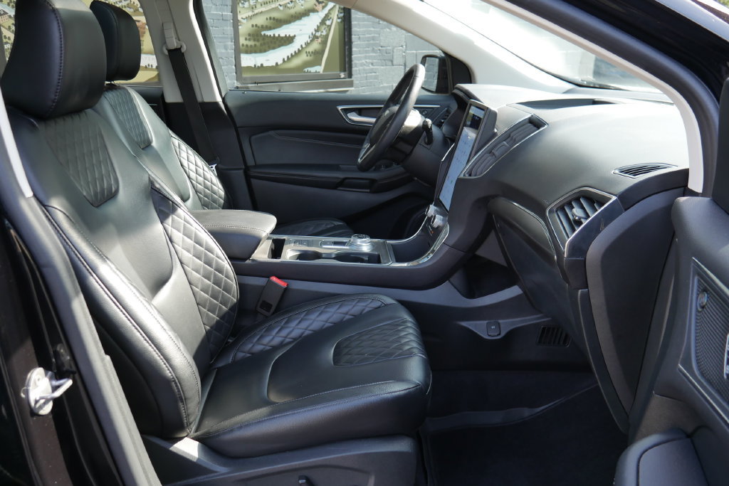 Used 2024 Ford Edge Titanium AWD/4WD image 9