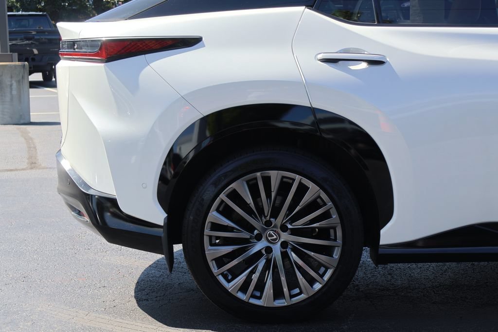 Used 2023 Lexus RZ 450e Premium AWD/4WD image 8
