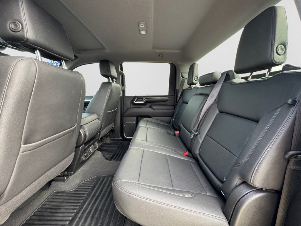 Used 2024 Chevrolet Silverado 2500 LTZ AWD/4WD image 11