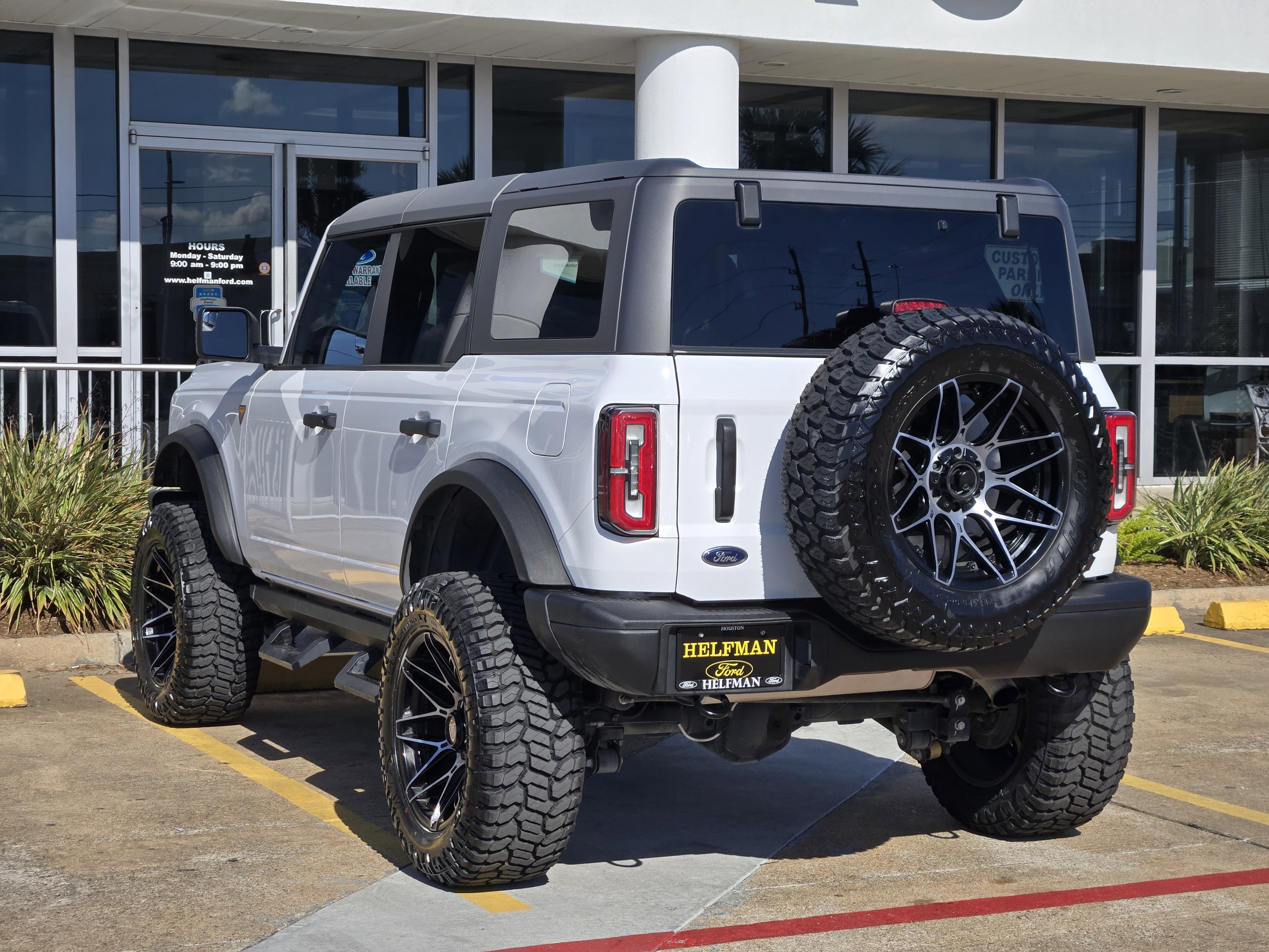 Used 2023 Ford Bronco Badlands image 4