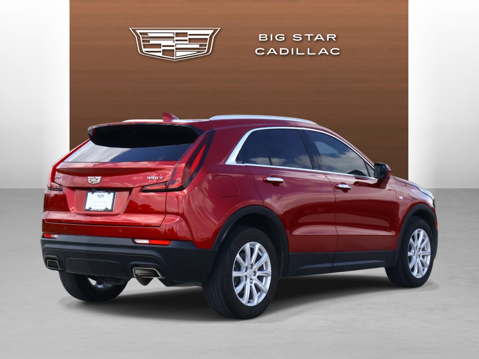 Used 2023 Cadillac XT4 Luxury w/ Cold Weather Package FWD image 5