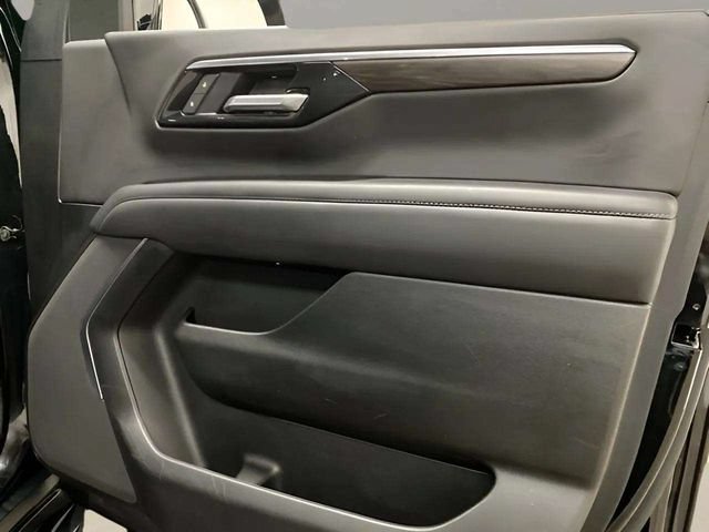 Used 2025 Chevrolet Suburban LT RWD image 80