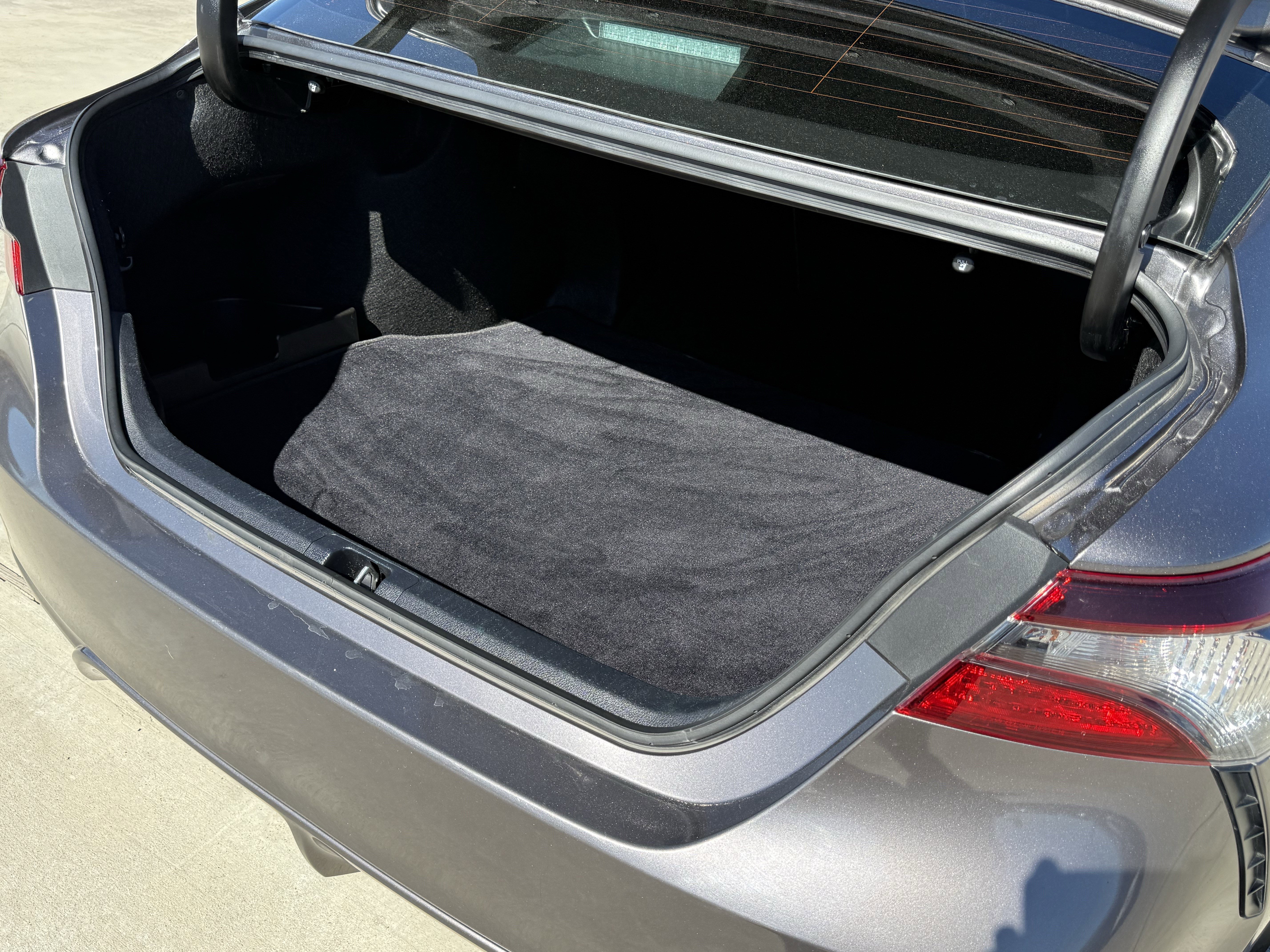 Used 2024 Toyota Camry SE image 29