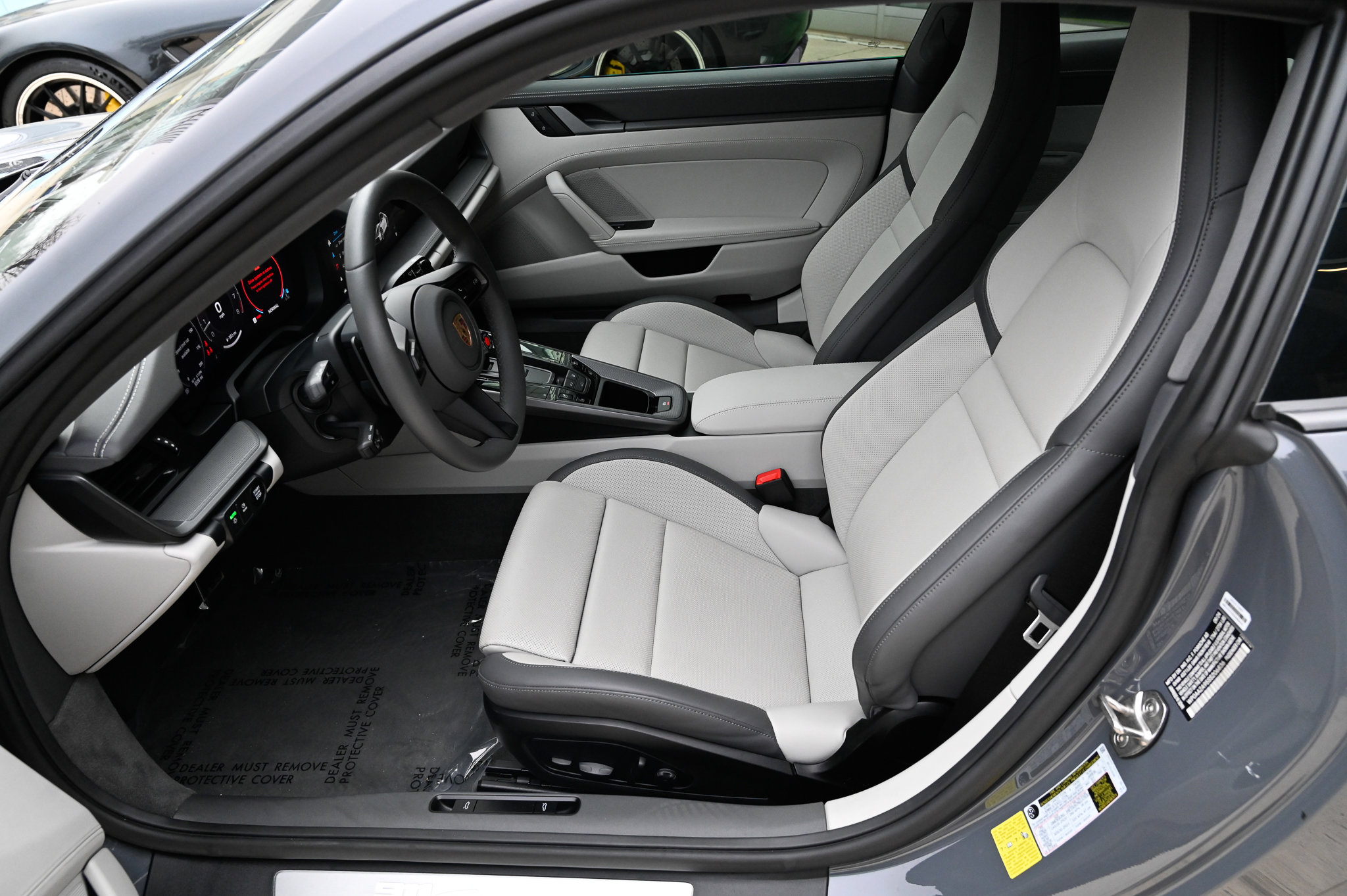 Used 2025 Porsche 911 Carrera image 17