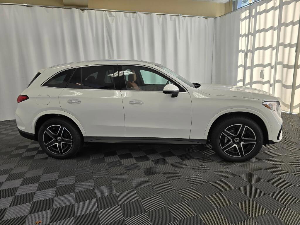 New 2026 Mercedes-Benz GLC 350e 4MATIC image 7