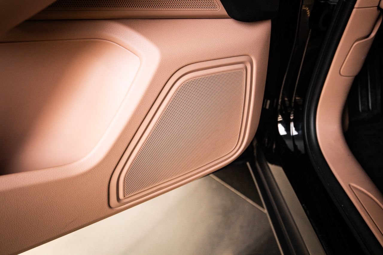 Certified 2023 Porsche Macan AWD/4WD image 21