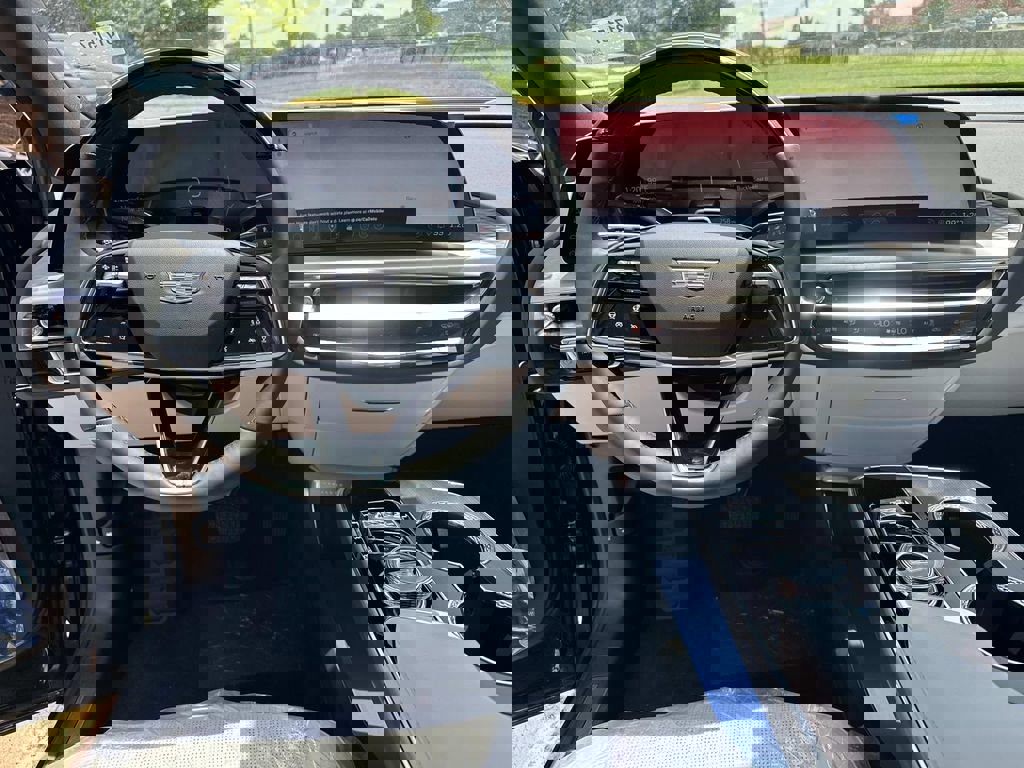 New 2025 Cadillac Lyriq Sport w/ LPO, Floor Liner Package image 10