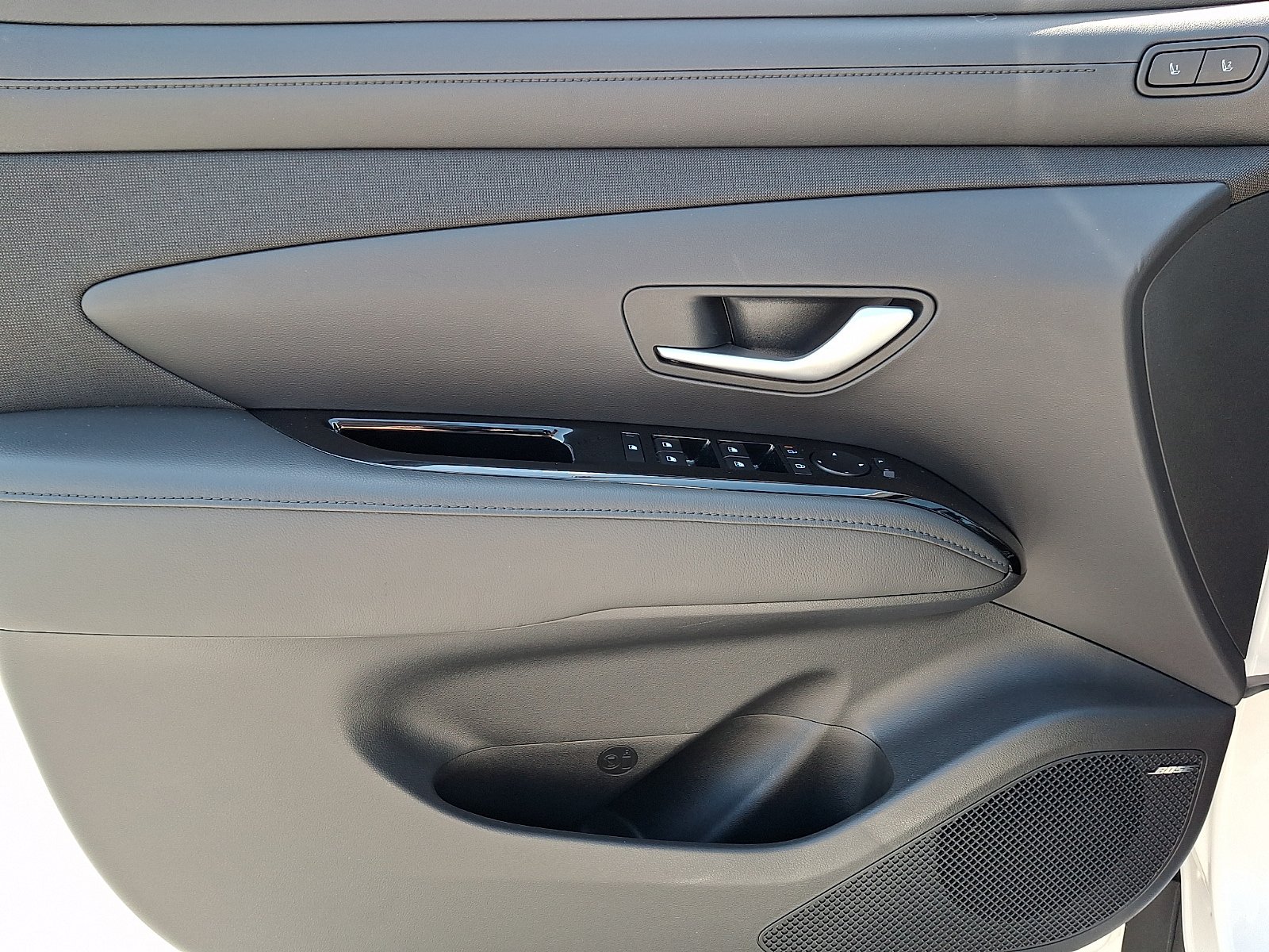 Used 2025 Hyundai Tucson Limited AWD/4WD image 13