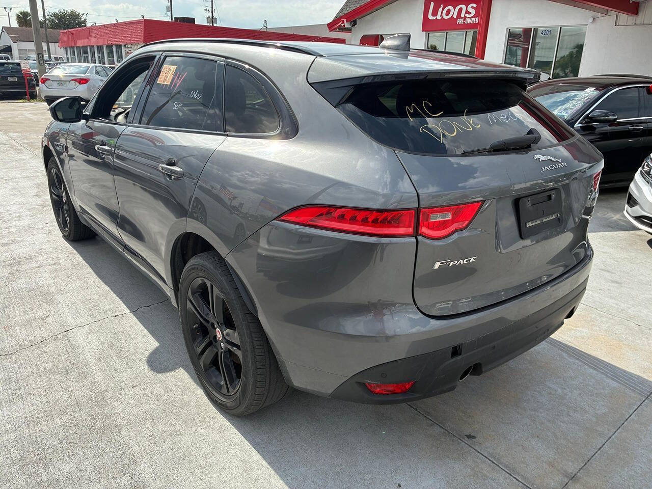 Used 2019 Jaguar F-PACE R-Sport AWD/4WD image 11