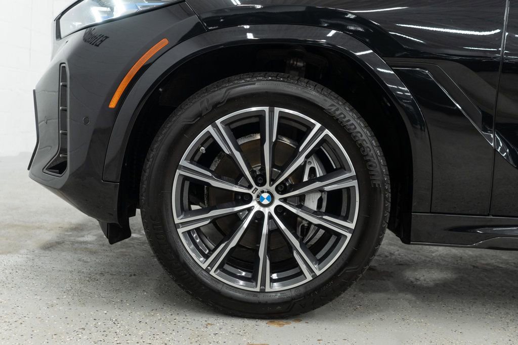 Used 2025 BMW X6 xDrive40i w/ Climate Comfort Package image 39
