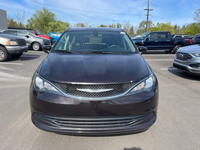 Used 2018 Chrysler Pacifica LX FWD image 2