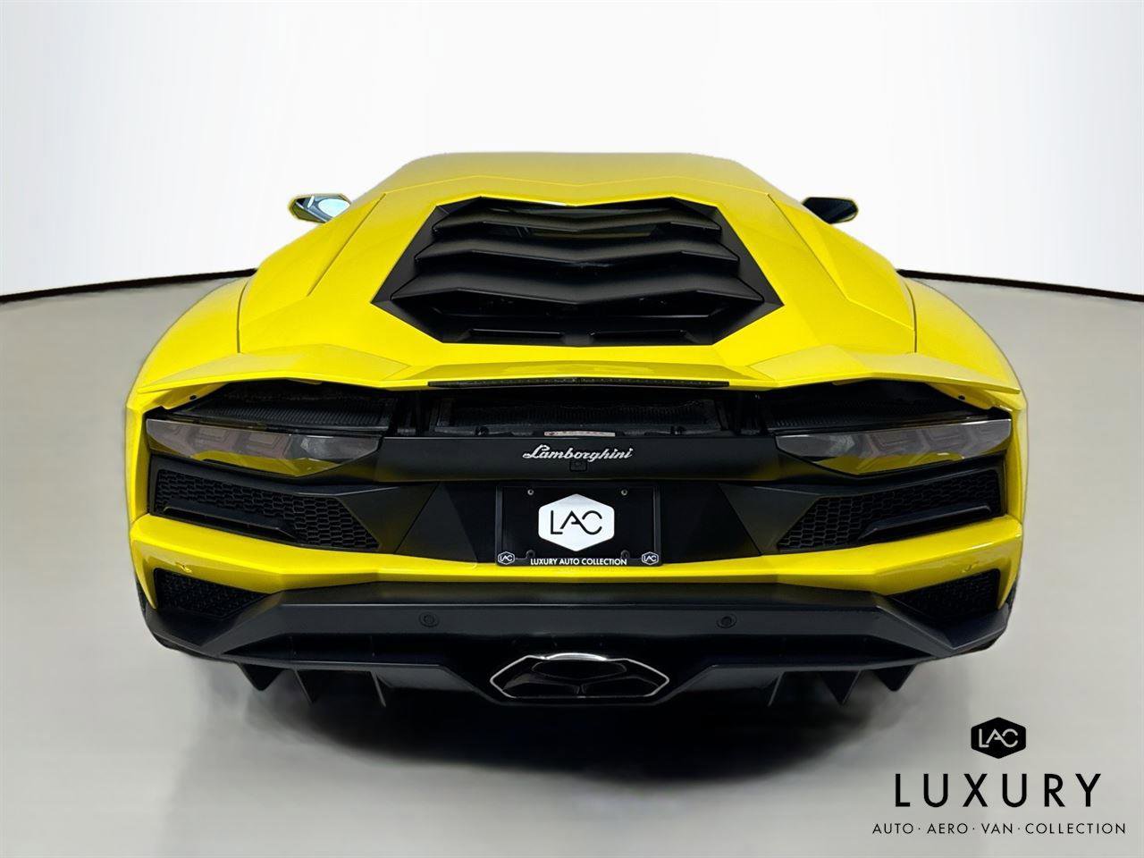 Used 2018 Lamborghini Aventador S AWD/4WD image 7