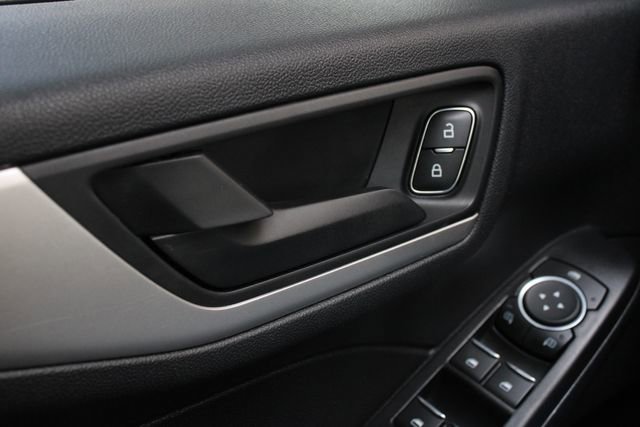 Used 2022 Ford Escape SE w/ Convenience Package image 6