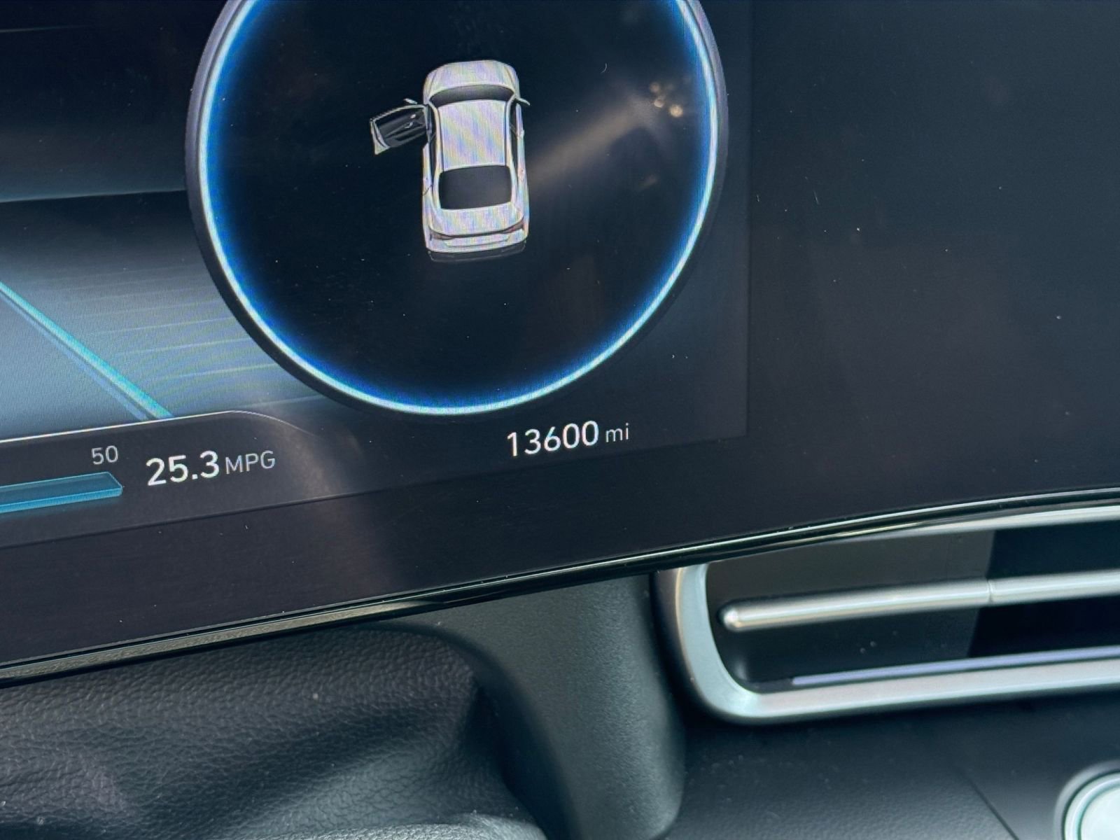 Used 2025 Hyundai Elantra SEL image 42