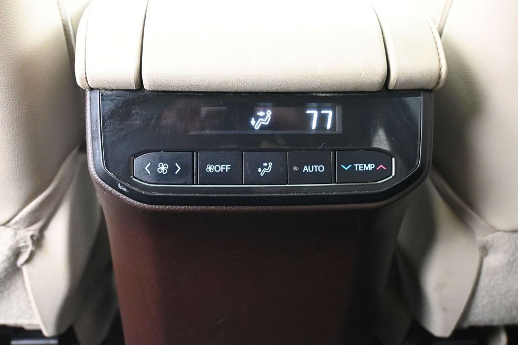 Used 2022 Toyota Highlander Limited AWD/4WD image 22