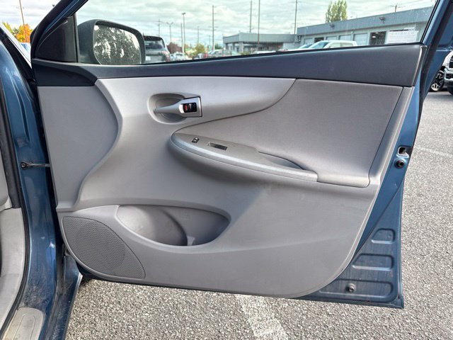 Used 2013 Toyota Corolla LE FWD image 14