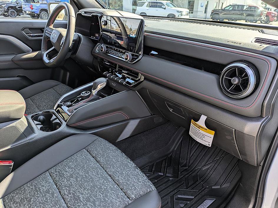 Used 2025 Chevrolet Colorado Z71 image 33