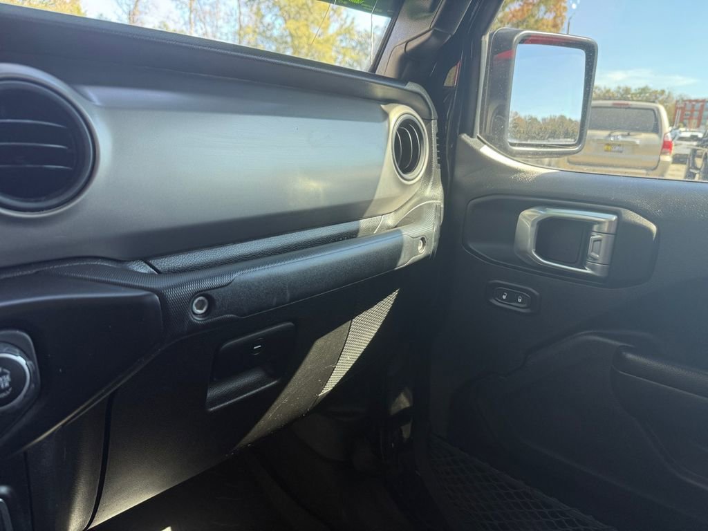 Used 2021 Jeep Gladiator Sport image 24