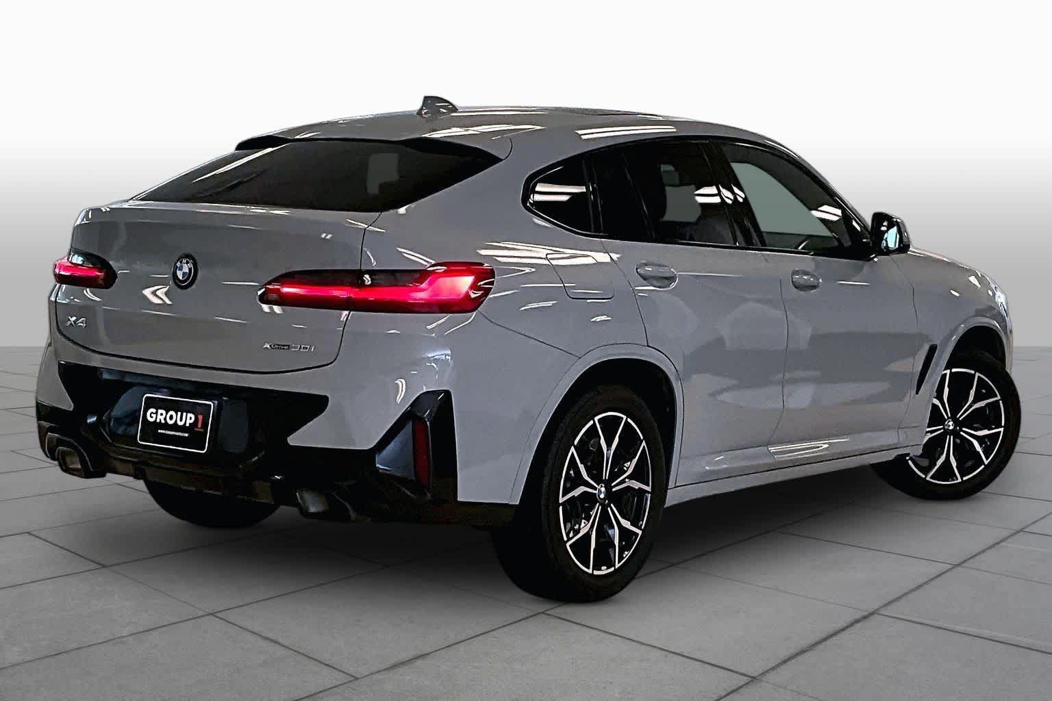 Used 2023 BMW X4 xDrive30i w/ M Sport Package AWD/4WD image 12