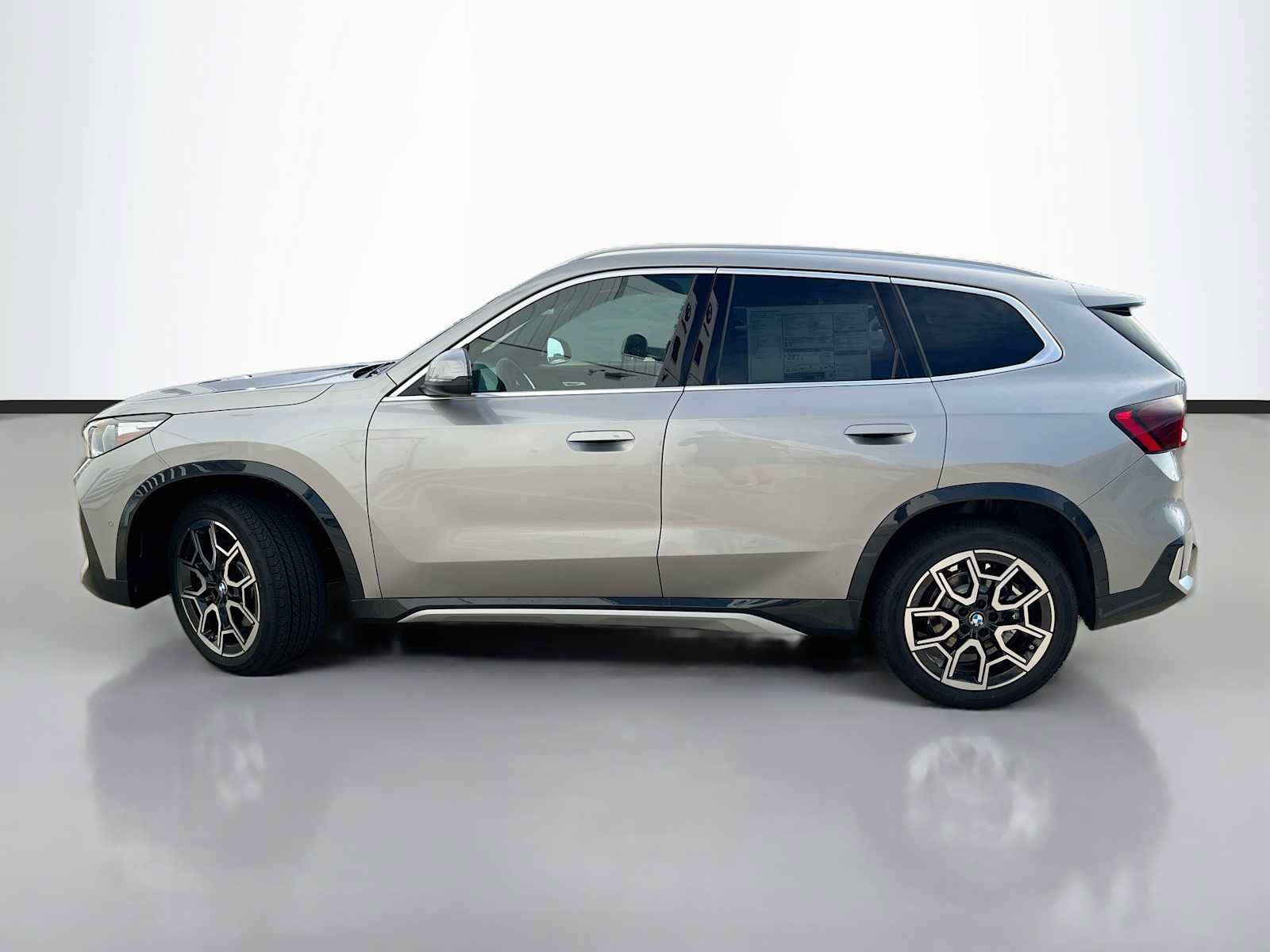 New 2027 BMW X1 xDrive28i AWD/4WD image 5