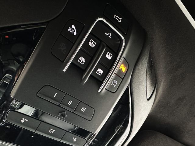 Used 2022 Maserati Levante GT image 39