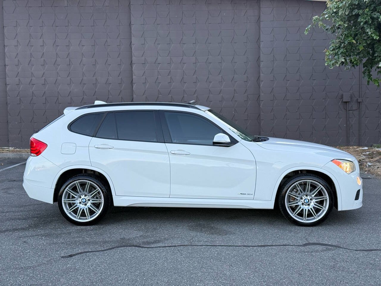 Used 2015 BMW X1 xDrive35i w/ Ultimate Package AWD/4WD image 5