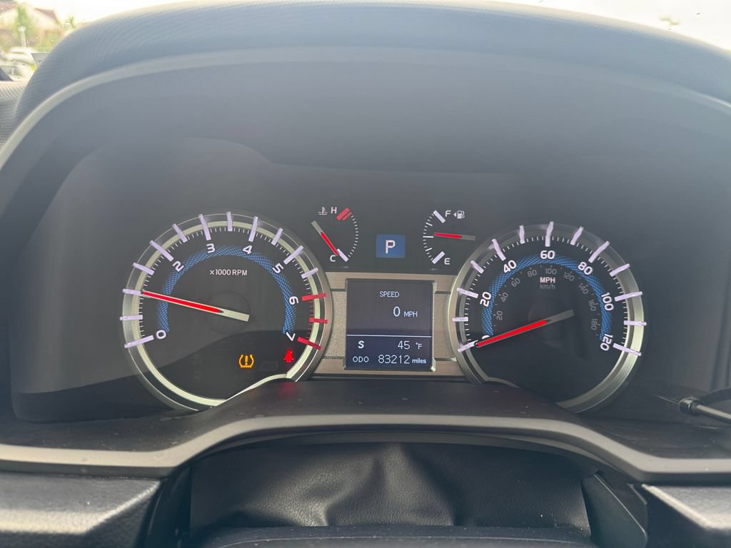 Used 2018 Toyota 4Runner SR5 AWD/4WD image 16