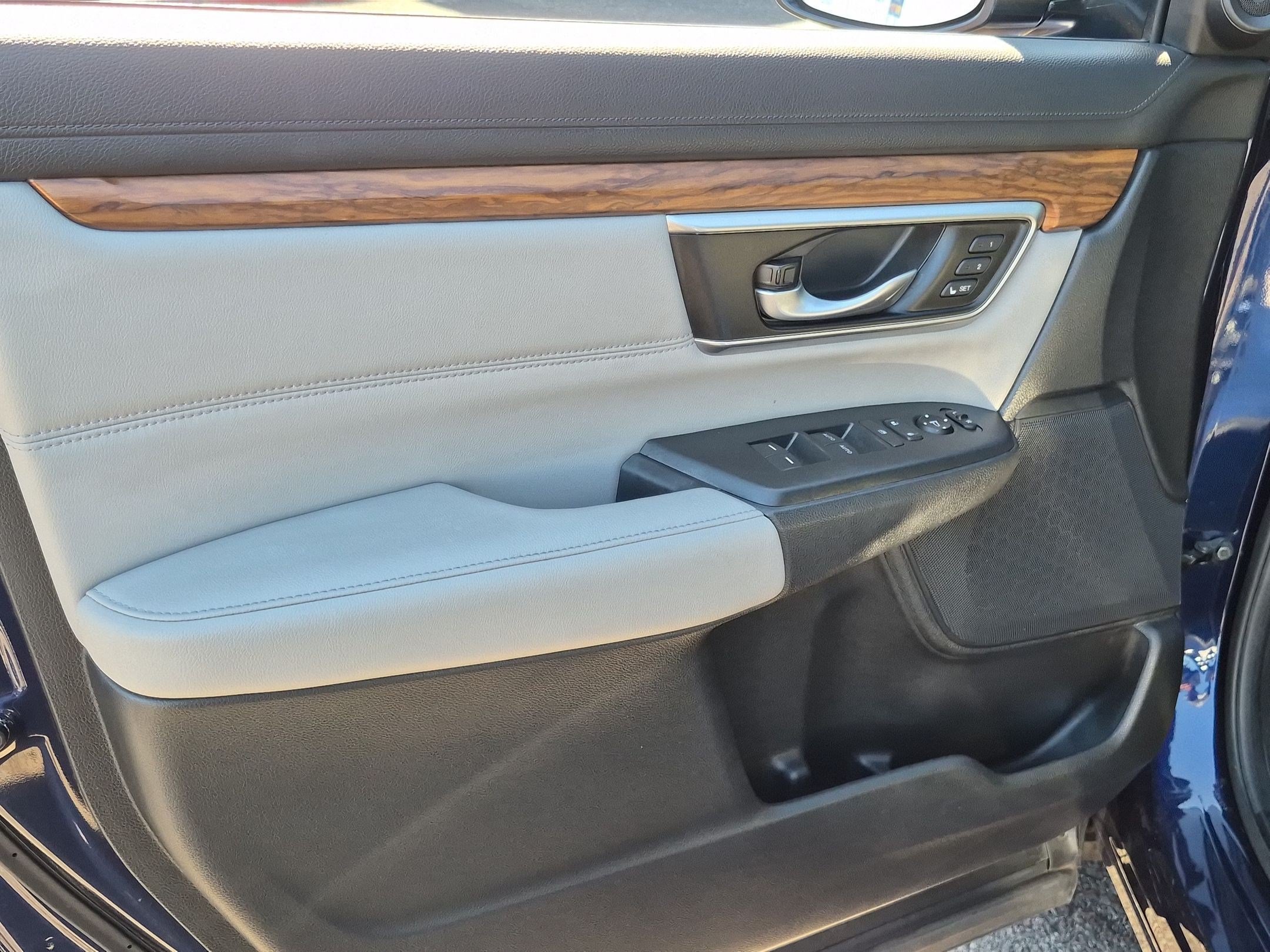Used 2019 Honda CR-V Touring image 11