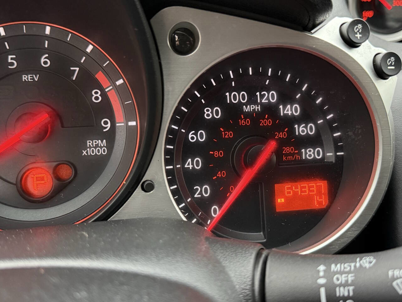 Used 2013 Nissan 370Z Touring RWD image 15