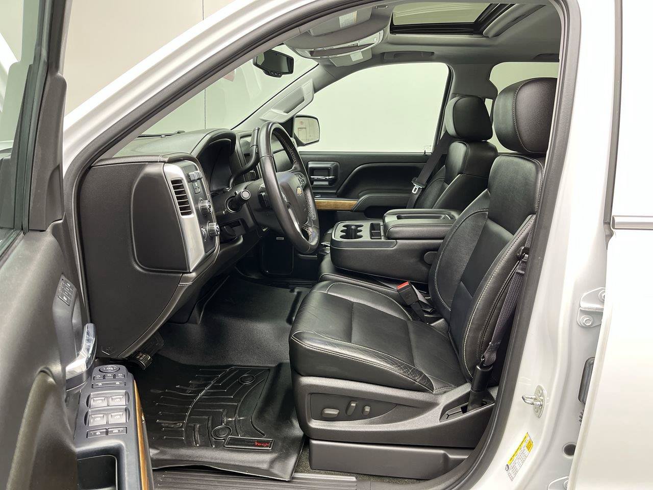 Used 2015 Chevrolet Silverado 1500 LTZ AWD/4WD image 3