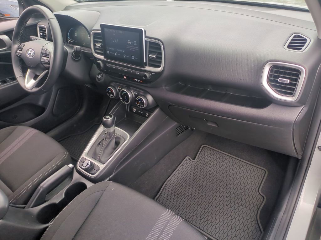 Used 2025 Hyundai Venue SEL FWD image 22