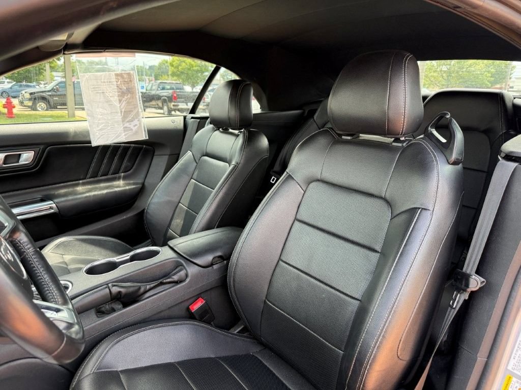 Used 2022 Ford Mustang Premium RWD image 19