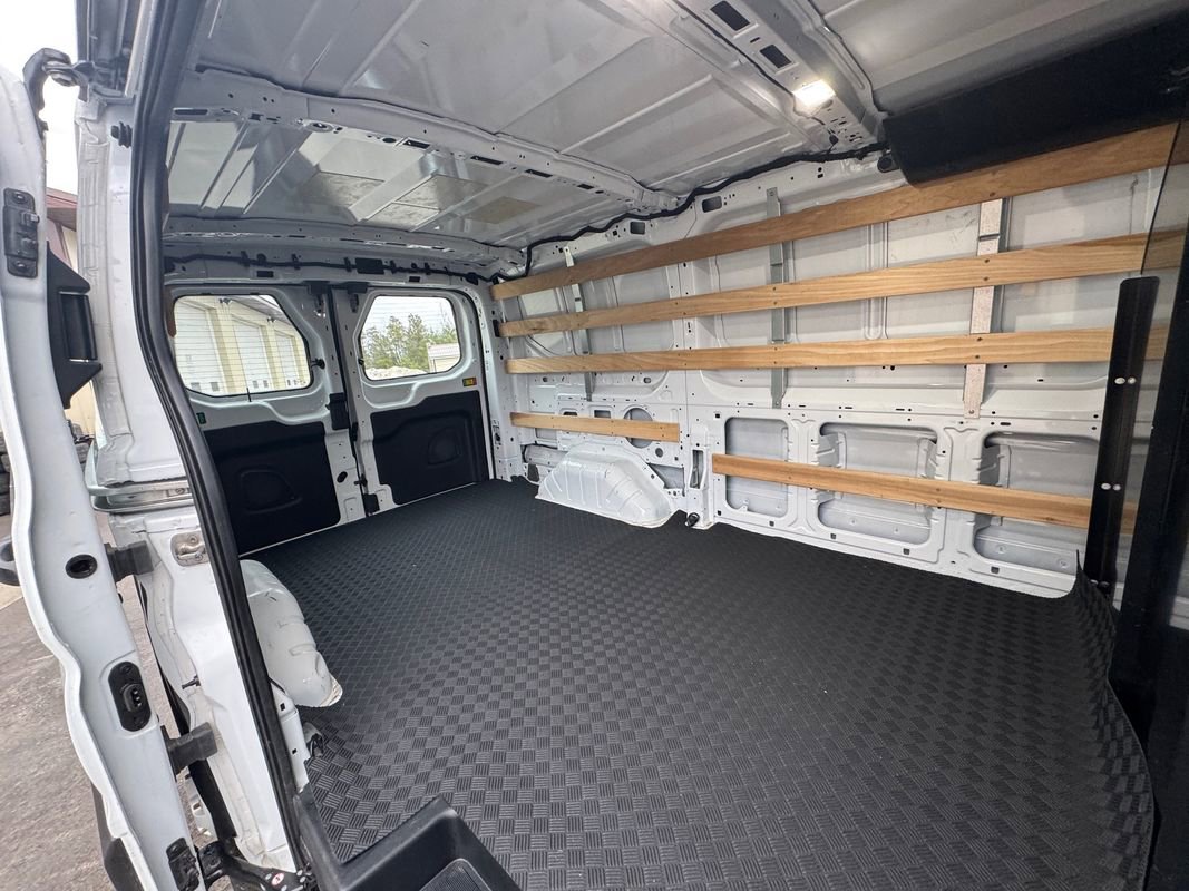Used 2024 Ford Transit 250 Low Roof AWD w/ Exterior Upgrade Package image 39