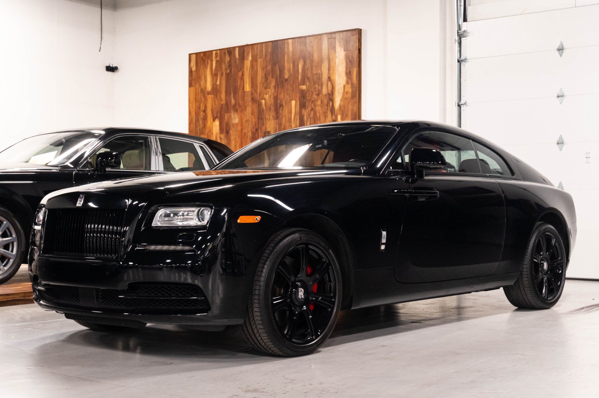 Used 2016 Rolls-Royce Wraith RWD image 2