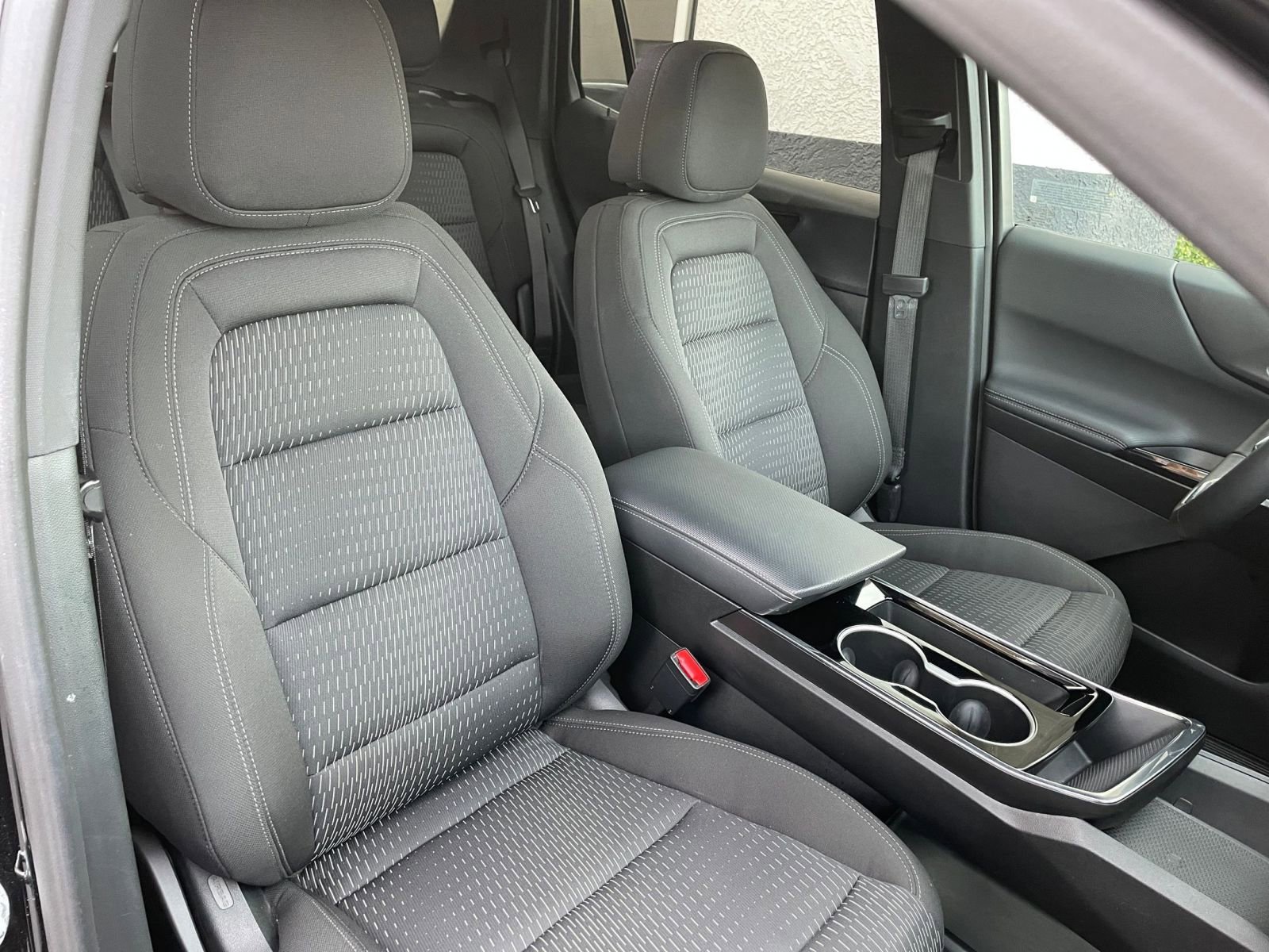 Used 2025 Chevrolet Equinox LT image 35