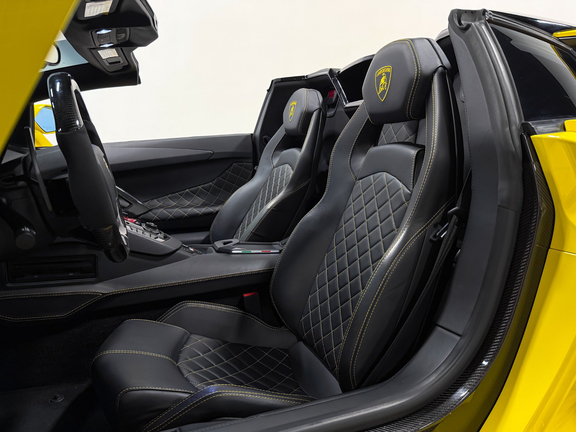 Used 2018 Lamborghini Aventador S AWD/4WD image 13