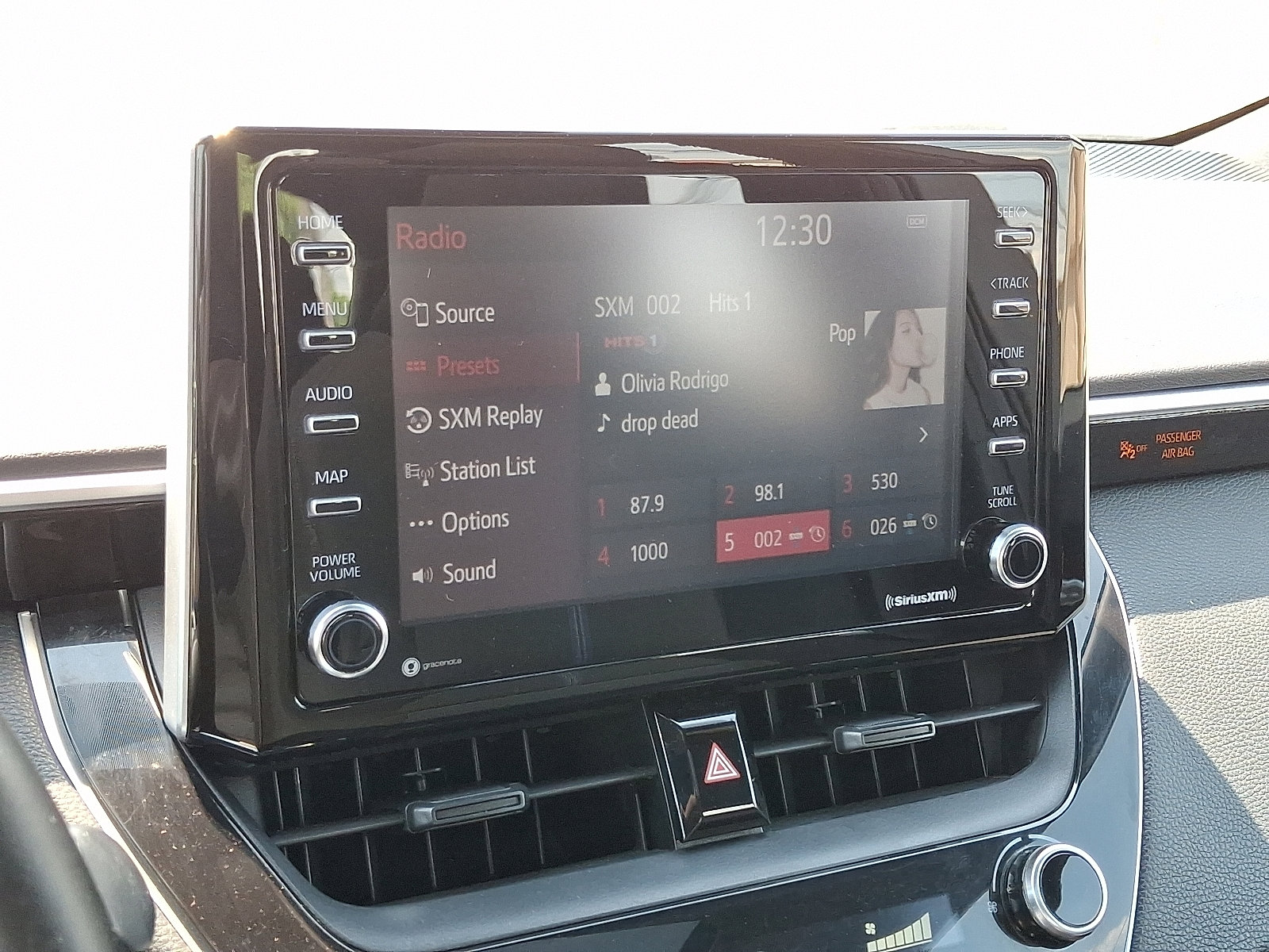 Used 2021 Toyota Corolla SE w/ SE Premium Package FWD image 18