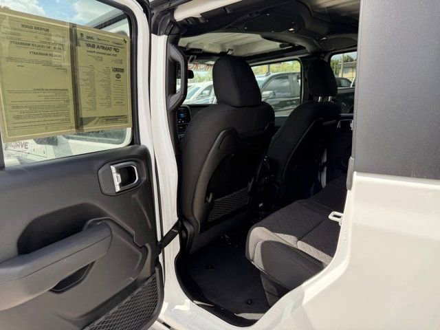 Used 2025 Jeep Gladiator Mojave w/ Convenience Group image 27