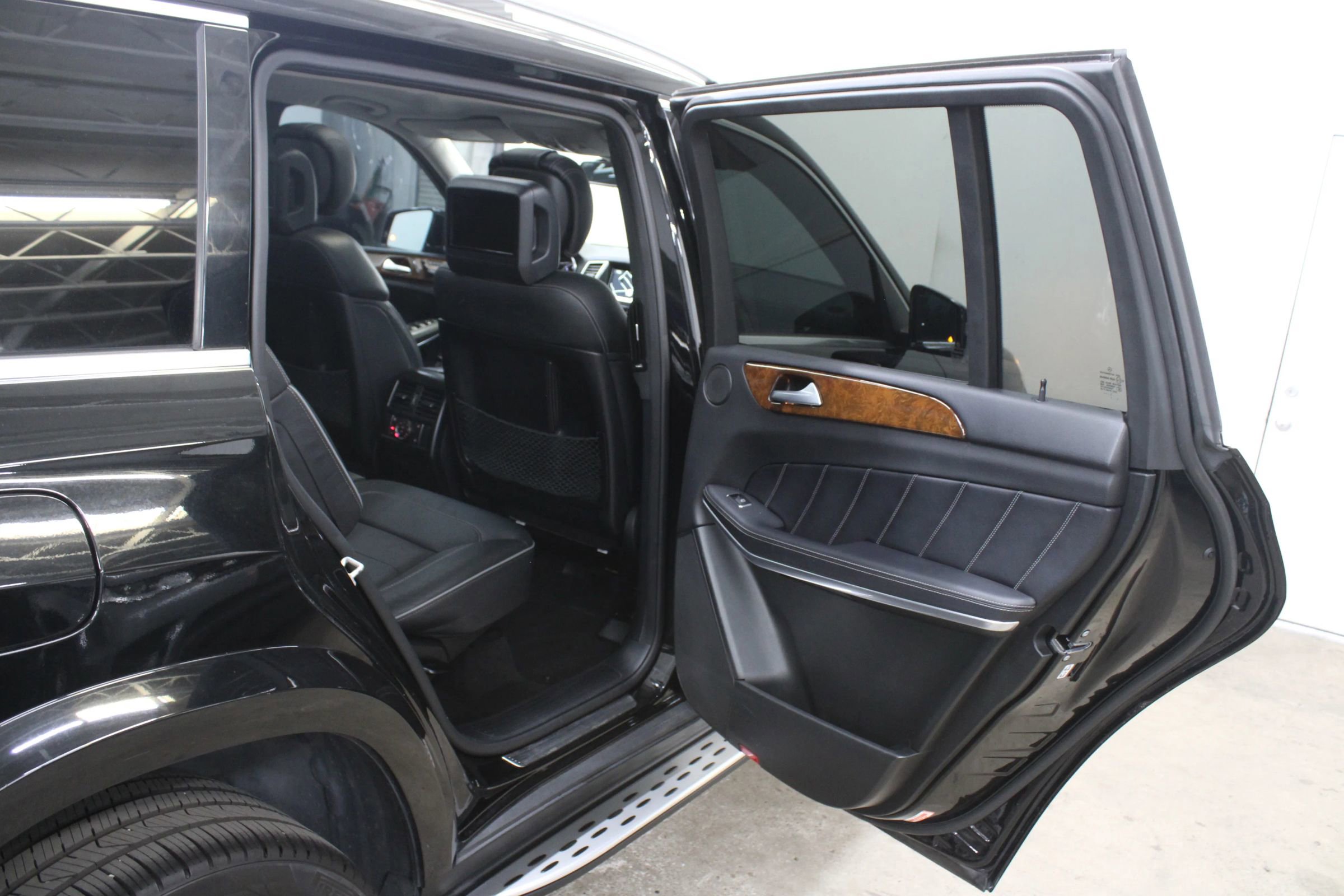 Used 2014 Mercedes-Benz GL 550 4MATIC image 33