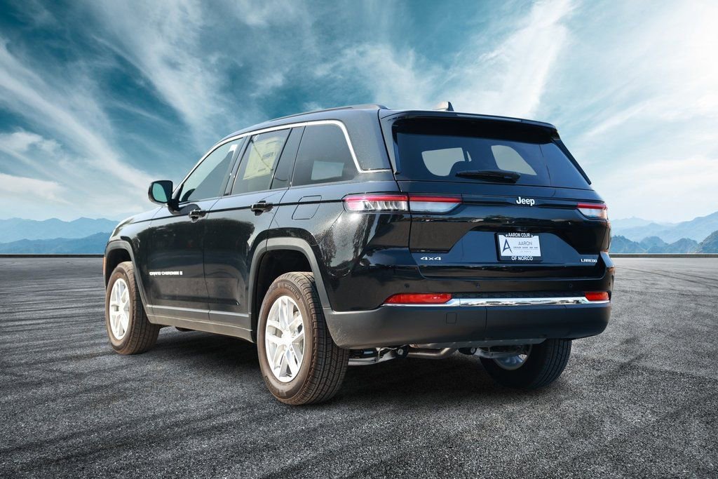 New 2025 Jeep Grand Cherokee Laredo X w/ Trailer Tow Package image 2
