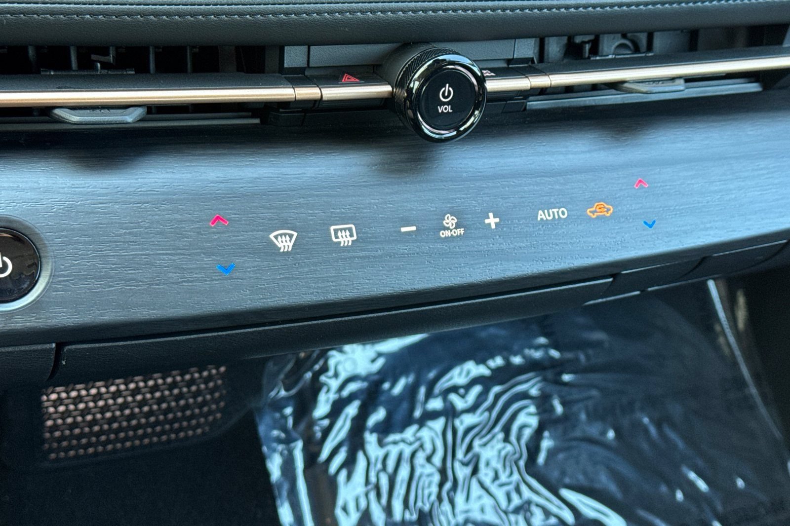 Certified 2023 Nissan Ariya AWD image 24
