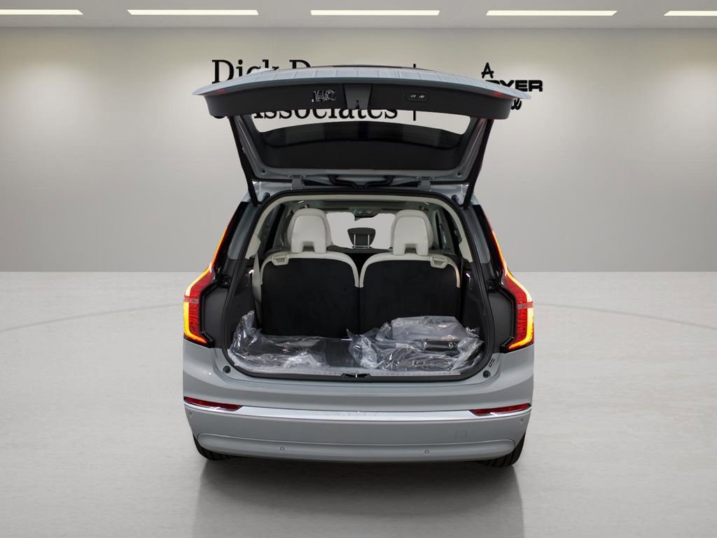 New 2026 Volvo XC90 B6 Ultra w/ Protection Package image 15