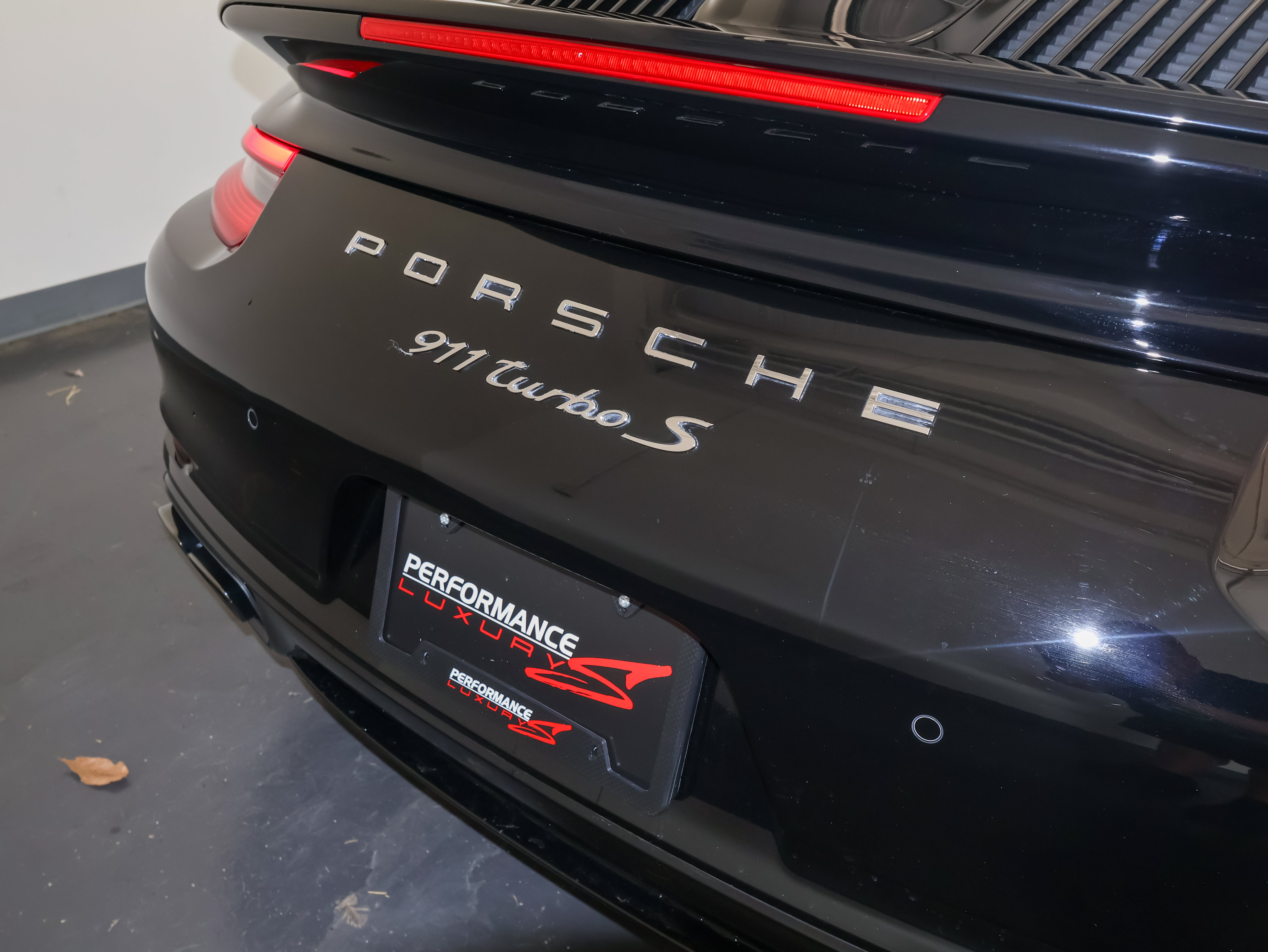 Used 2018 Porsche 911 Turbo S AWD/4WD image 38
