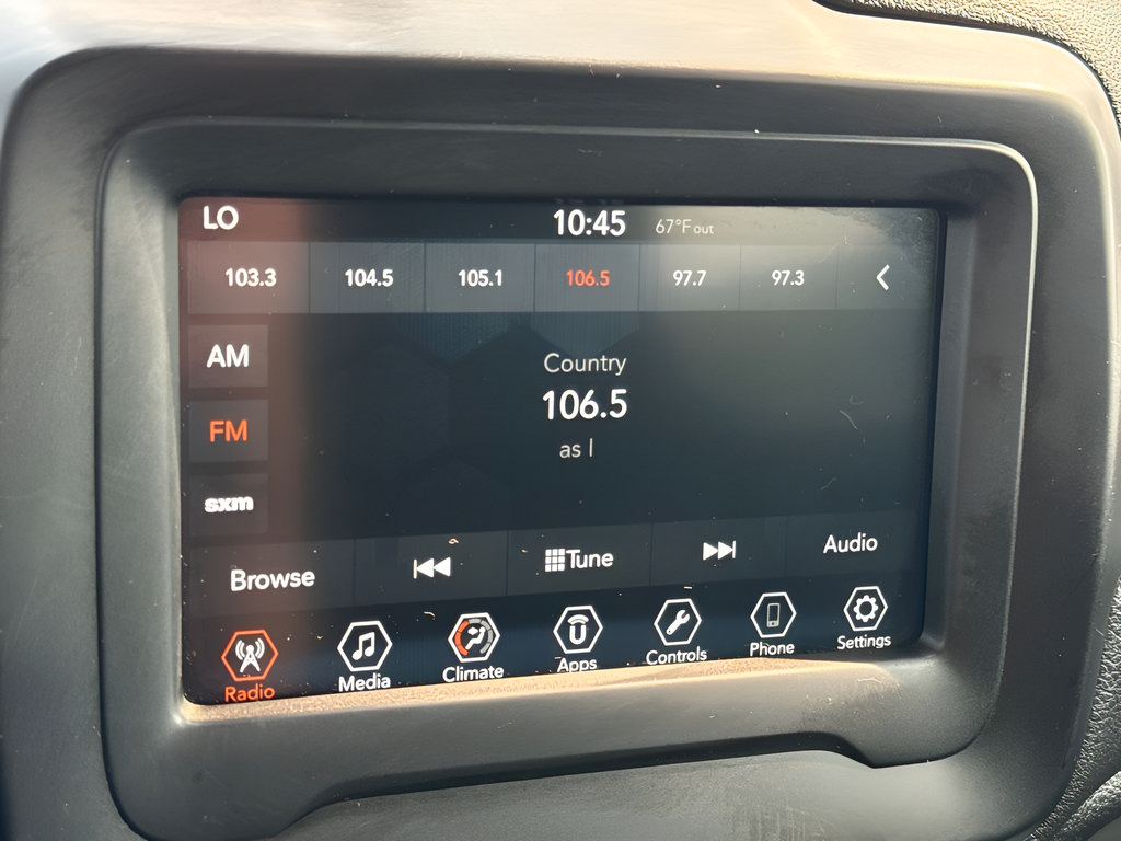 Used 2018 Jeep Renegade Altitude AWD/4WD image 23